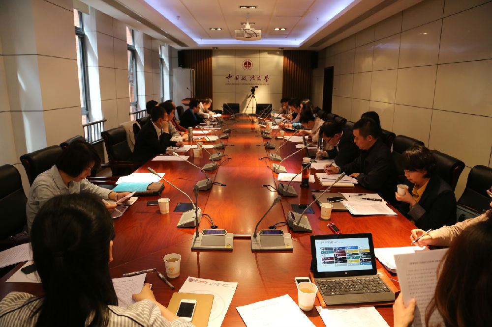 新闻与传播学院召开2014年研究生工作会议