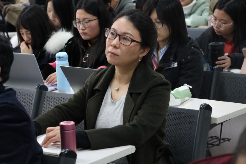 中国人民大学邓绍根教授来法大讲授马克思主义新闻观