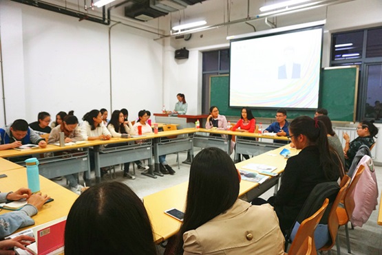 “传帮带,共分享” 光明新闻学院举行第一届研究生新老生交流会 “传帮带,共分享” 光明新闻学院举行第一届研究生新老生交流会