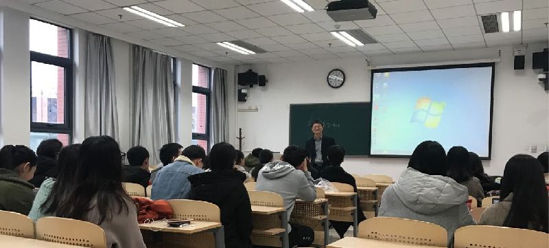 光明新闻传播学院2015级实习动员大会顺利举行 光明新闻传播学院2015级实习动员大会顺利举行